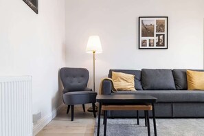 テレビ、書斎 / ワークスペース