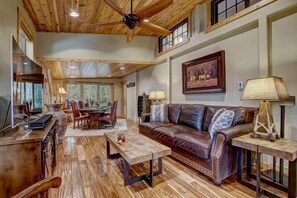 TV, fireplace, stereo - Tranquility Executive Chalet (Breckenridge)