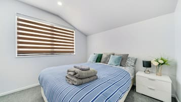 3 bedrooms, iron/ironing board, WiFi, bed sheets