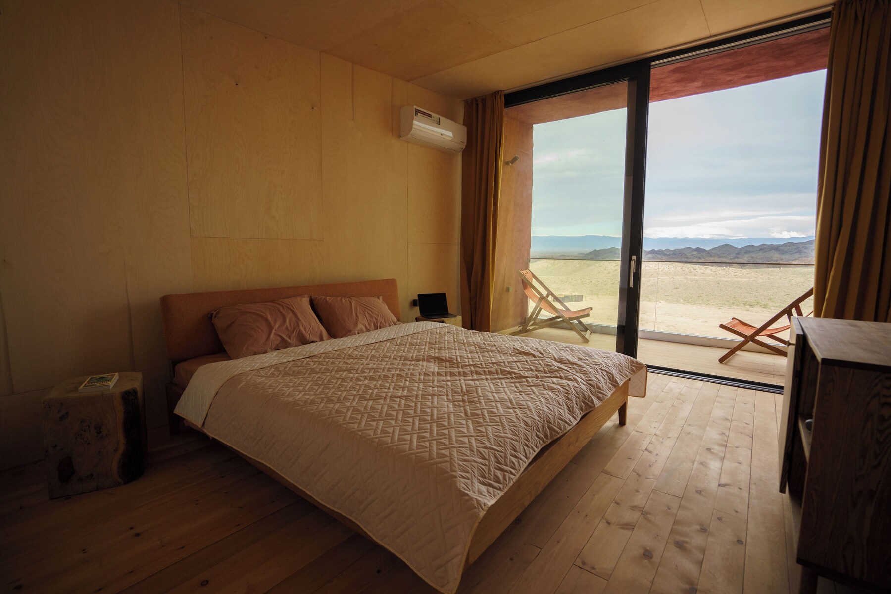 Comfort Cabin, Balcony, Valley View | Bed sheets