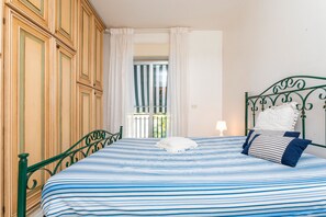 1 bedroom - Apartment 'I Ciottoli Dello Ionio - Apt 2' with Mountain View, Shared Terrace and Balcony (Mascali)