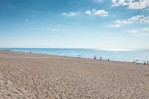 Beach nearby - Apartment 'I Ciottoli Dello Ionio - Apt 2' with Mountain View, Shared Terrace and Balcony (Mascali)