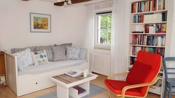 Fernseher, DVD-Player, Stereoanlage