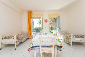 Dining - Apartment 'I Ciottoli Dello Ionio - Apt 3' with Mountain View, Shared Terrace and Balcony (Mascali)