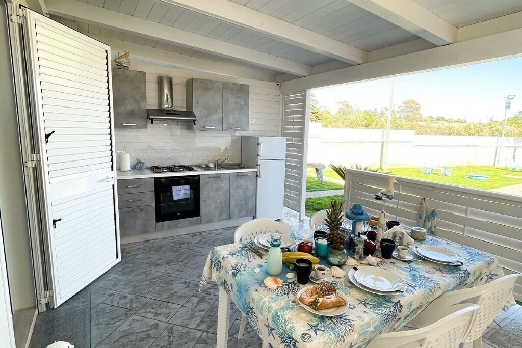 Kylskåp, mikrovågsugn, ugn och spishäll