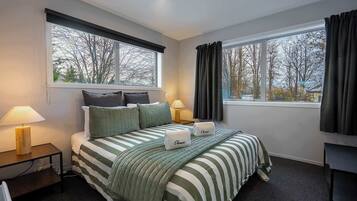 2 bedrooms, WiFi, bed sheets