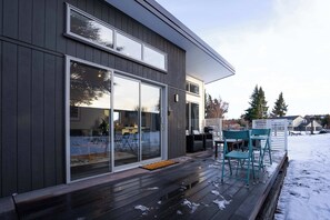 Outdoor dining - Capricorn - 2BR, Easy Drive to Dark Sky, Dining (Lake Tekapo)