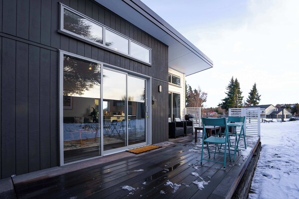 Outdoor dining - Capricorn - 2BR, Easy Drive to Dark Sky, Dining (Lake Tekapo)
