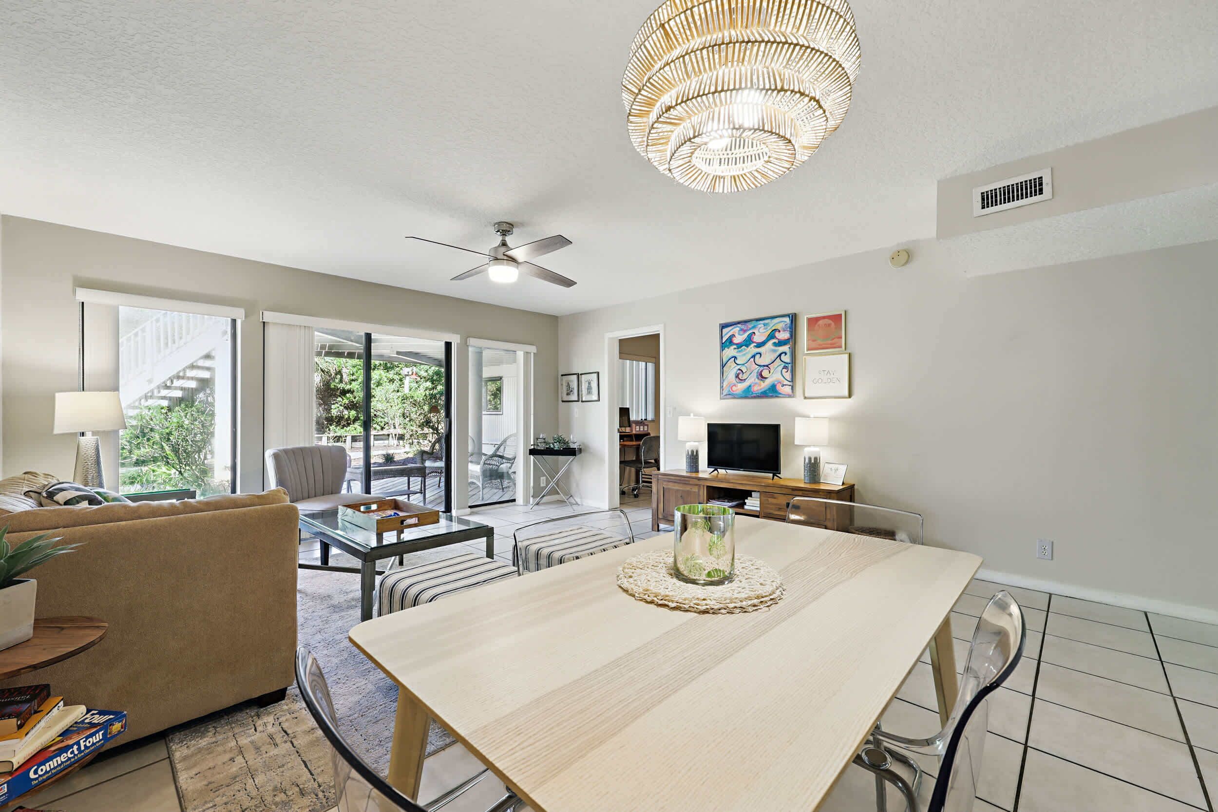 Condo, nhiều giường, sân hiên, quang cảnh vườn (Hibiscus By the Sea) | Nội thất