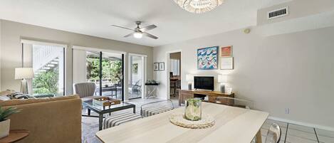 Bloc d'apartaments, diversos llits, pati, vistes al jardí (Hibiscus By the Sea) | Interior