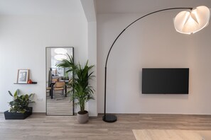 Interior - Thessalonikis 85 (Athens)