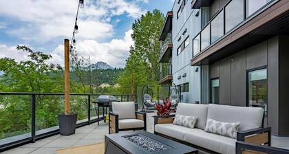 Decked Out | Mtn Views | AC | Big Patio | DT | BBQ
