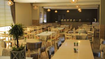 Colazione all'inglese a pagamento, servita tutte le mattine