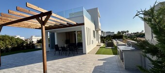 Sunrise Villa With Private Pool