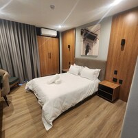 标准双人房 | 办公桌、笔记本电脑工作区、免费 WiFi