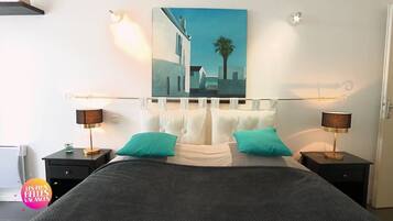 4 bedrooms, iron/ironing board, travel cot, WiFi