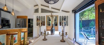 Beautiful, comfortable house in the woods on the edge of a magnificent beach