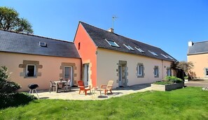 Exterior - Holiday Home 'Single-Storey' with Private Terrace, Shared Garden and Wi-Fi (Mahalon)