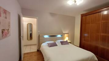 1 chambre, fer et planche à repasser, Wi-Fi, draps fournis