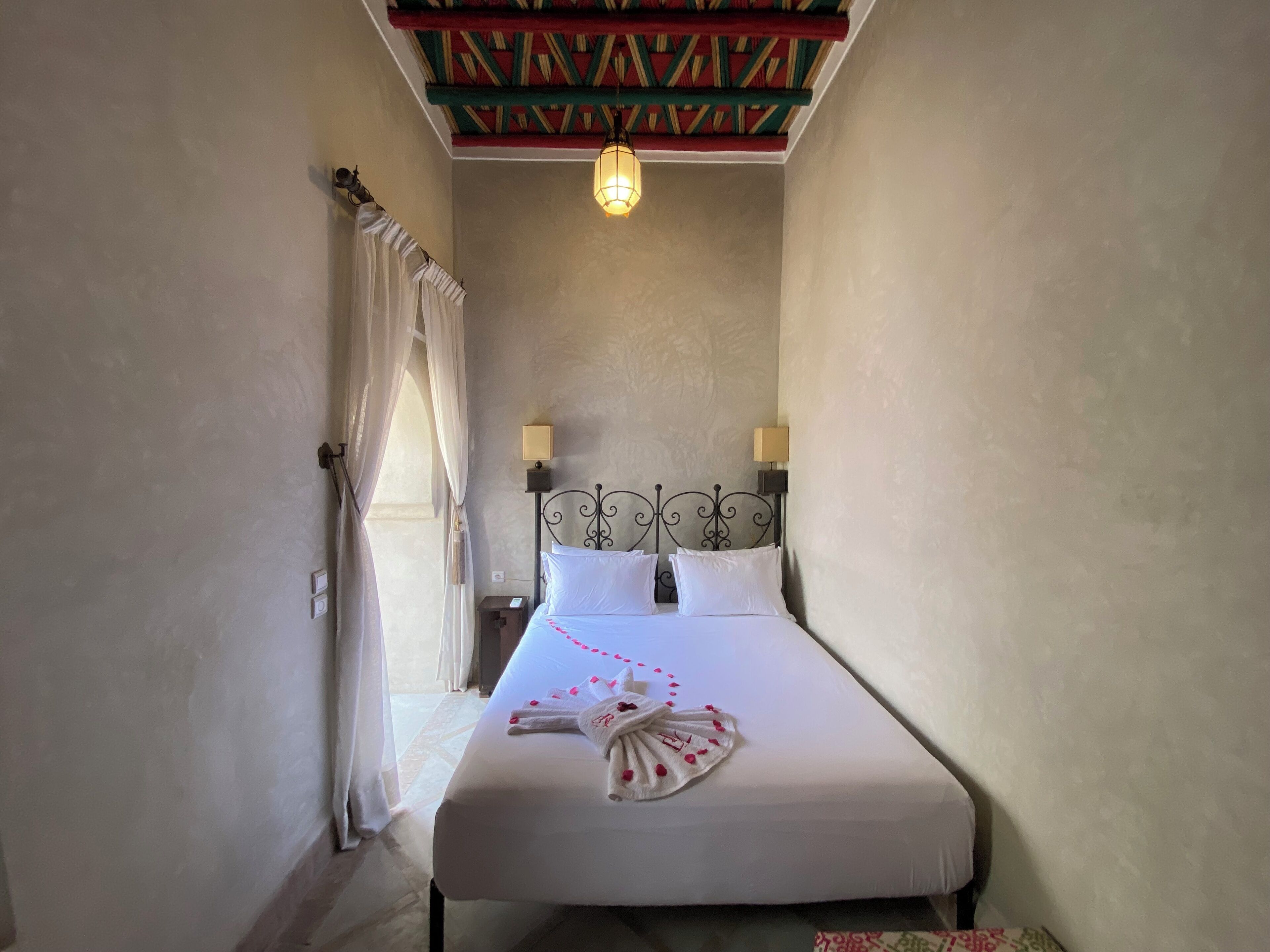 Free cribs/infant beds, free WiFi, bed sheets
