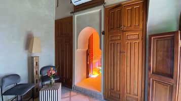 Deluxe Suite | Free WiFi