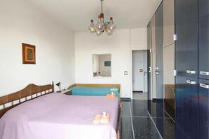Iron/ironing board, bed sheets - Casa Fannì: Space, Comfort and Breathtaking Views (Varazze)