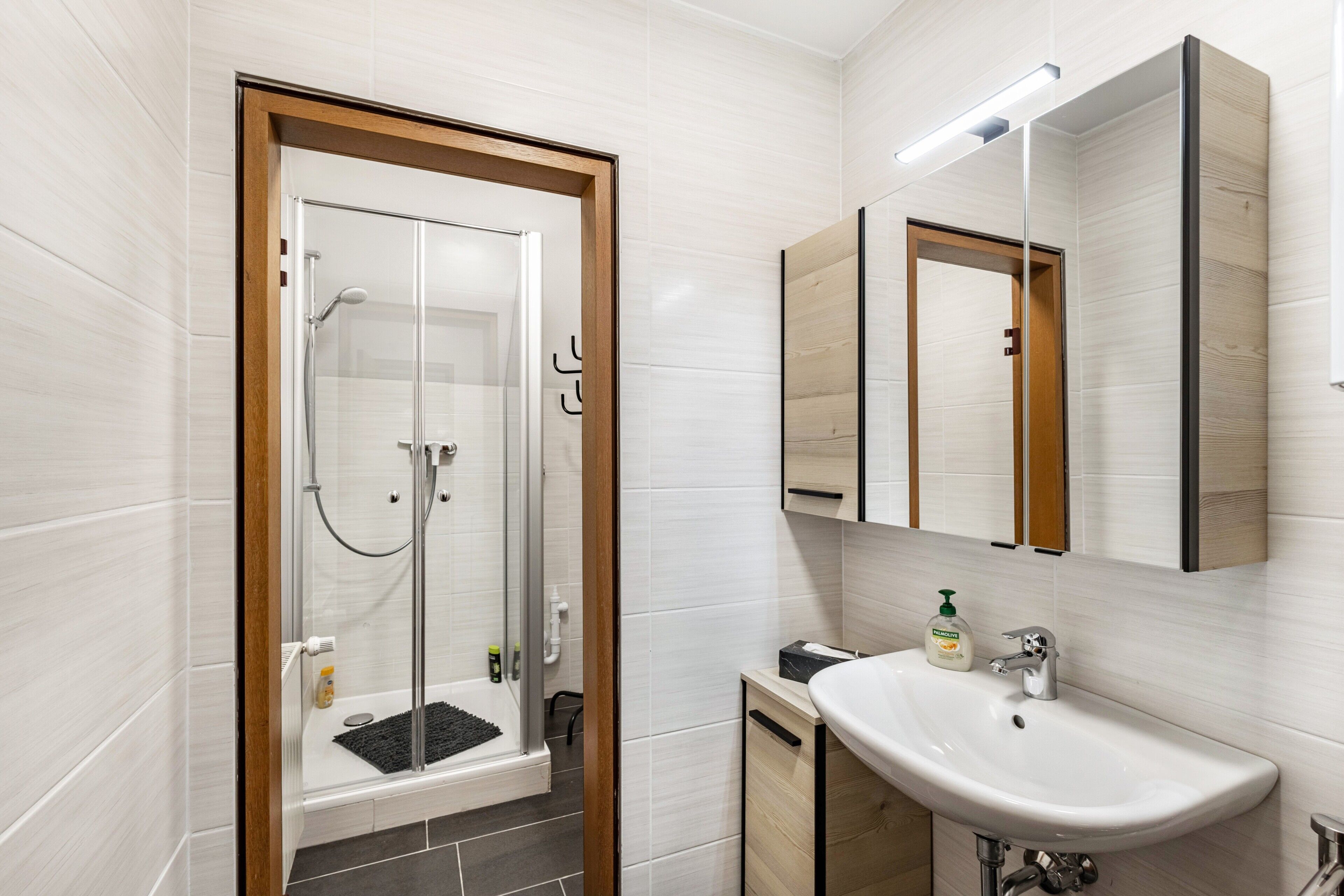 Ducha, secador de pelo, toallas