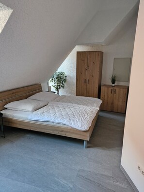 1 bedroom, WiFi, bed sheets