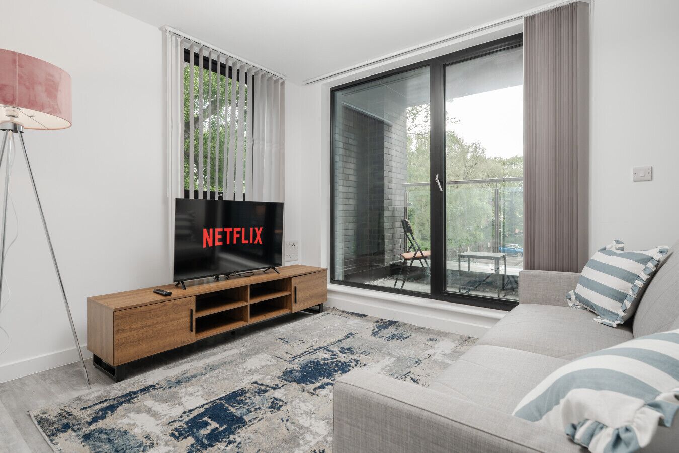 スマートテレビ、ステレオ