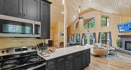 Hidden Jewel - Barndominium-Style Cabin Nestled in the Woods