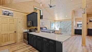 1 bedroom, iron/ironing board, internet, bed sheets