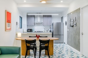 1 bedroom, Internet - w Charming 1BR in Santa Ana s Best Area (Panama City)