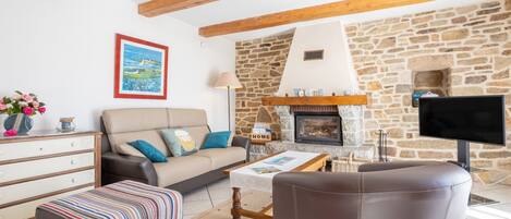 Télévision, cheminée