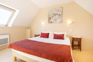 2 chambres, fer et planche à repasser, Wi-Fi, draps fournis