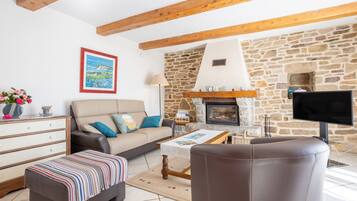 Télévision, cheminée