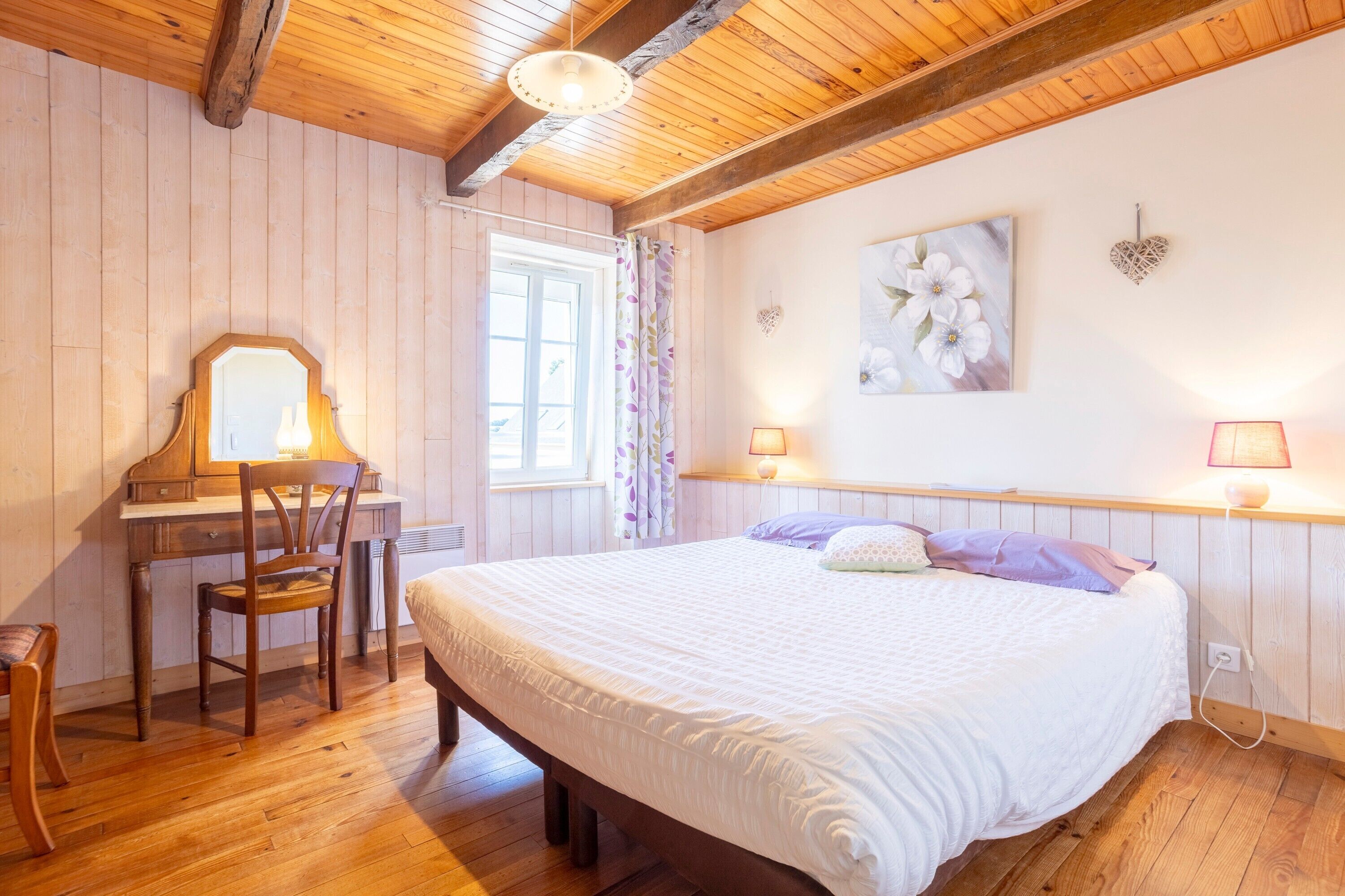 1 habitación, tabla de planchar con plancha, wifi y ropa de cama 