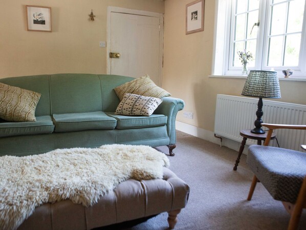 Living area - Newstead Farmhouse (Lewes)