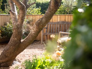 Property grounds - Newstead Farmhouse (Lewes)