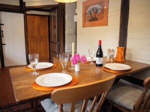 Cottage | Dining
