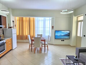 Fridge, oven, coffee/tea maker, electric kettle