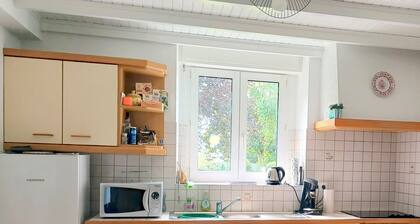 Chambre d'hÎtes 3 De Kerantum avec terrasse partagée, jardin partagé et Wi-Fi