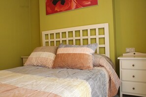 2 slaapkamers, een strijkplank/strijkijzer, wifi, beddengoed