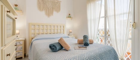 2 عدّة غرف نوم ومكواة/لوح كي وواي فاي وملاءات أسرّة