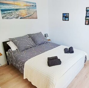 1 bedroom, WiFi, bed sheets