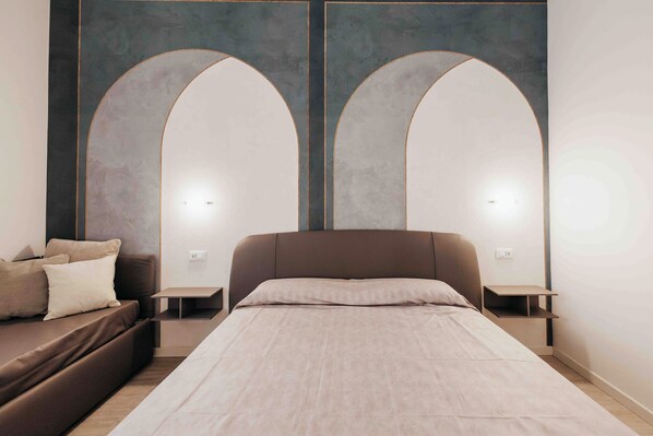 1 bedroom, desk, free WiFi, bed sheets