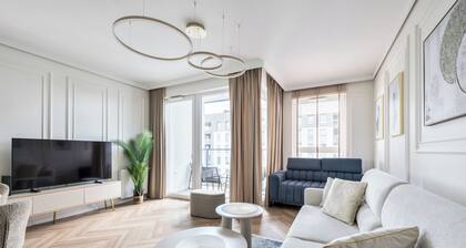 Horizon 170 Deluxe by Grand Apartments