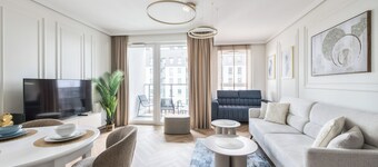 Horizon 170 Deluxe by Grand Apartments