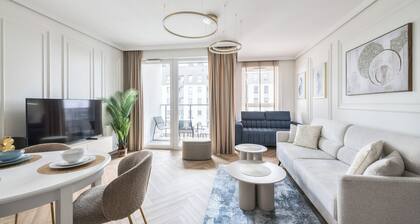 Horizon 170 Deluxe by Grand Apartments