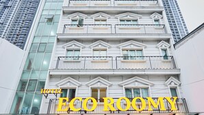 施設の正面