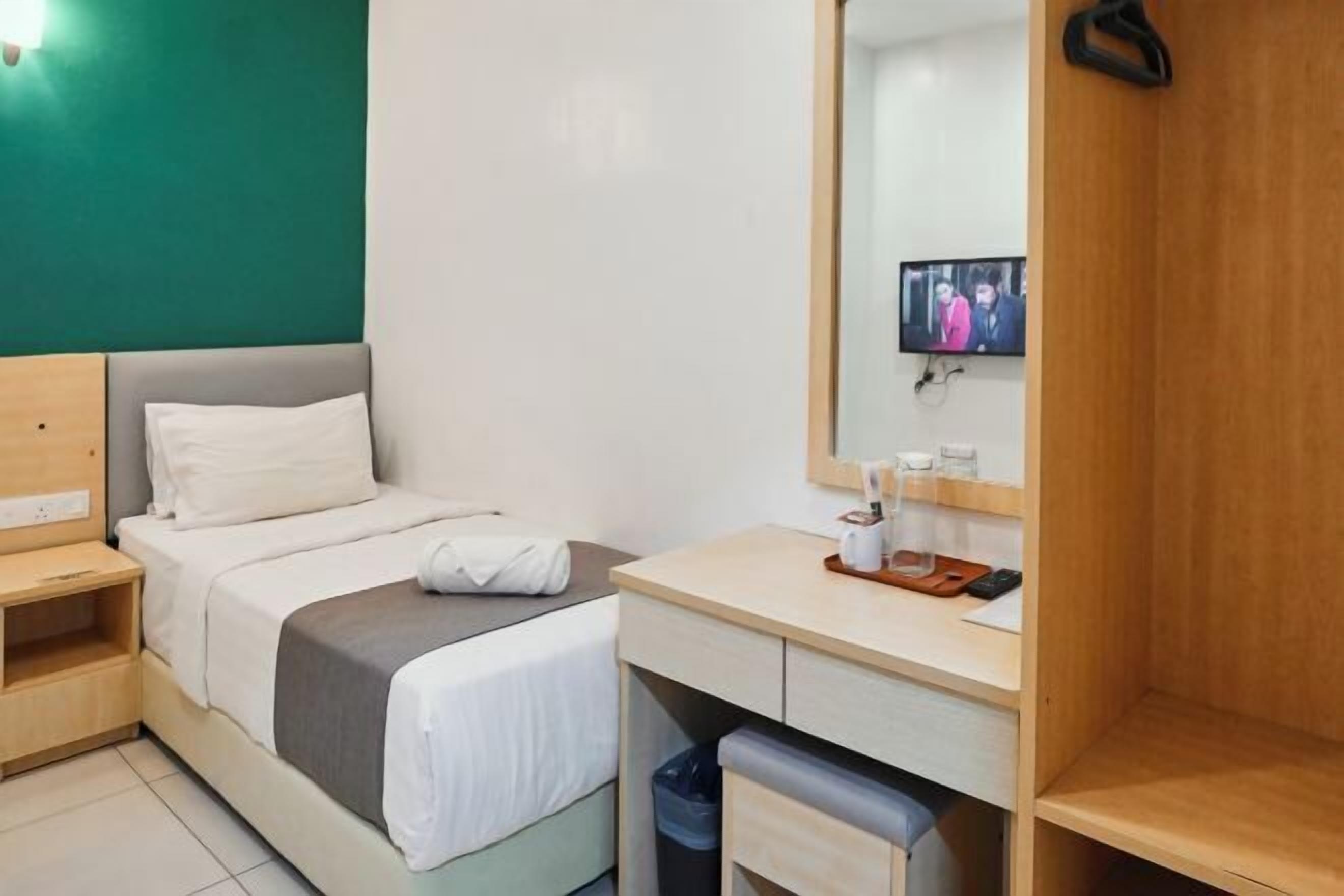 Desk, free WiFi, bed sheets